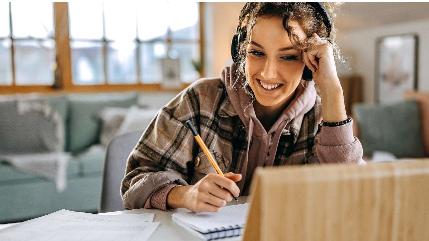 Por qué estudiar inglés online para adultos